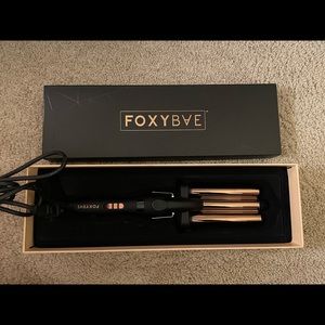 • FOXYBAE Rose Gold Wavy Baby Triple Waver